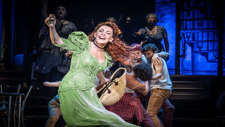 HADESTOWN at the Lyric Theatre, London. Rachel Tucker as Persephone. Credit Marc Brenner